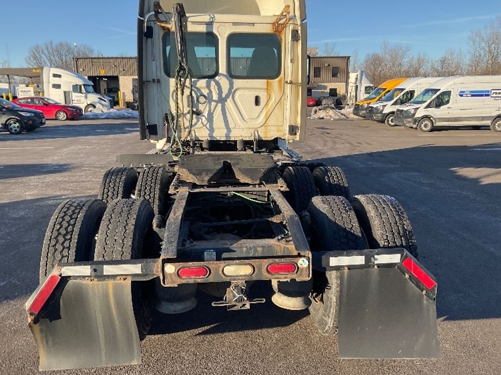 Day Cab Tractor-Heavy Duty Tractors-Freightliner-2019-T12664ST-Piqua-OH-720,096\n\t\tmiles-$ 29,250 - Image 6