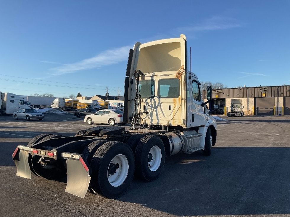 Day Cab Tractor-Heavy Duty Tractors-Freightliner-2019-T12664ST-Piqua-OH-720,096\n\t\tmiles-$ 29,250 - Image 7