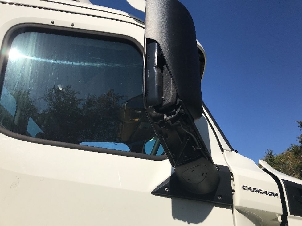 Day Cab Tractor-Heavy Duty Tractors-Freightliner-2019-T12664ST-Pittsburgh-PA-362,528\n\t\tmiles-$ 56,000 - Image 19