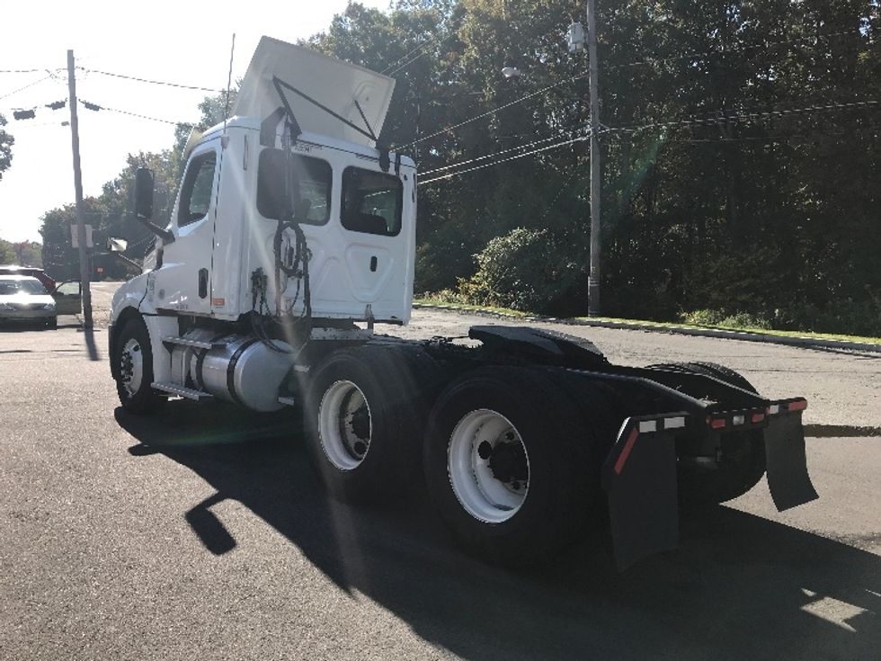 Day Cab Tractor-Heavy Duty Tractors-Freightliner-2019-T12664ST-Pittsburgh-PA-362,528\n\t\tmiles-$ 56,000 - Image 5