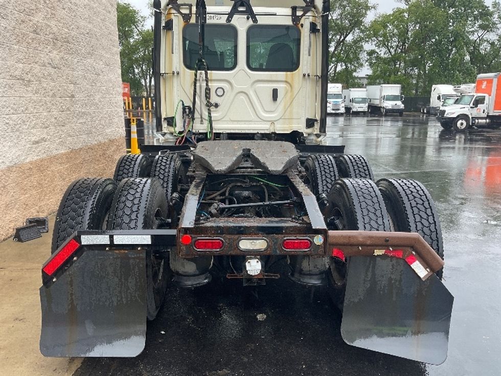 Day Cab Tractor-Heavy Duty Tractors-Freightliner-2019-T12664ST-Pittsburgh-PA-376,501\n\t\tmiles-$ 46,250 - Image 6
