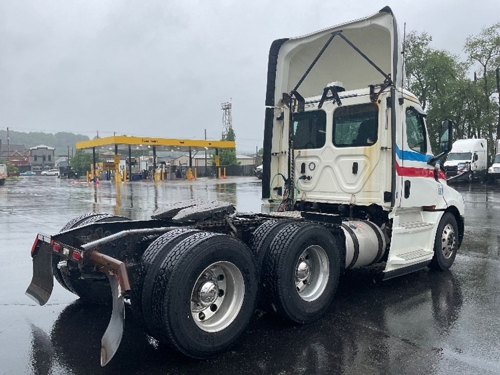 Day Cab Tractor-Heavy Duty Tractors-Freightliner-2019-T12664ST-Pittsburgh-PA-376,501\n\t\tmiles-$ 46,250 - Image 7
