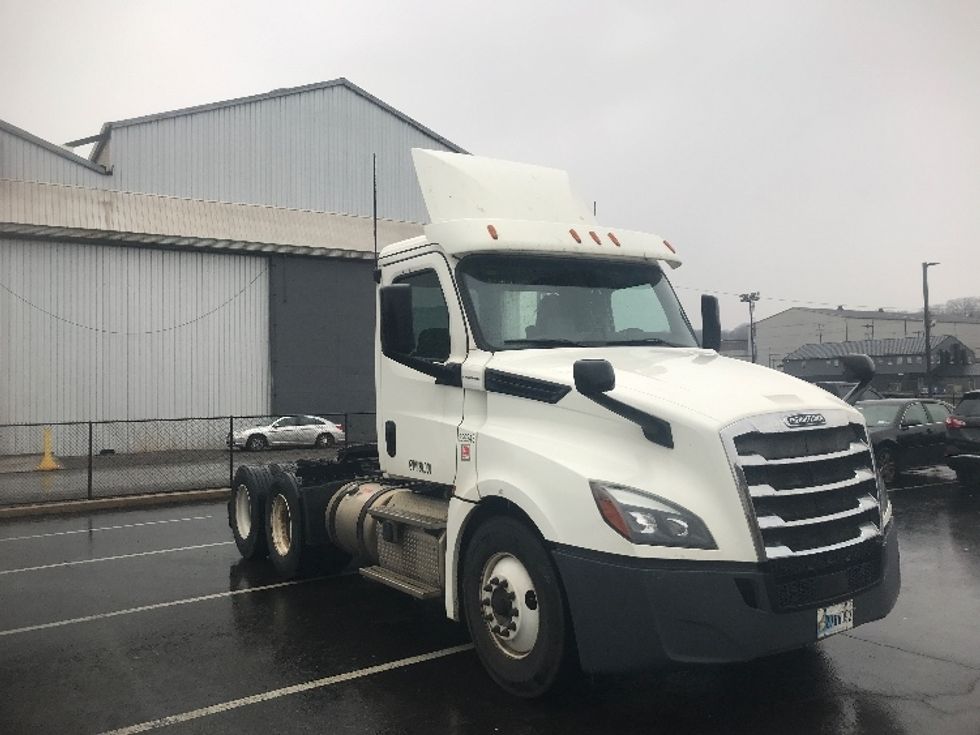 Day Cab Tractor-Heavy Duty Tractors-Freightliner-2019-T12664ST-Pittsburgh-PA-414,356\n\t\tmiles-$ 51,000 - Image 1