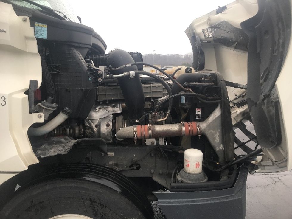 Day Cab Tractor-Heavy Duty Tractors-Freightliner-2019-T12664ST-Pittsburgh-PA-414,356\n\t\tmiles-$ 51,000 - Image 15