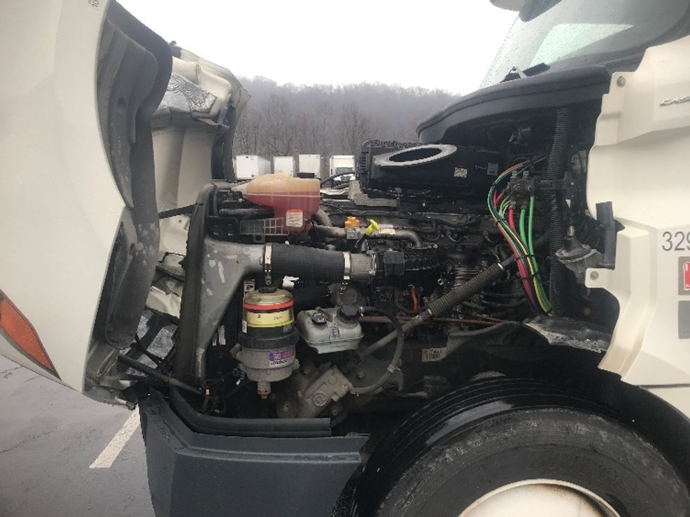 Day Cab Tractor-Heavy Duty Tractors-Freightliner-2019-T12664ST-Pittsburgh-PA-414,356\n\t\tmiles-$ 51,000 - Image 16