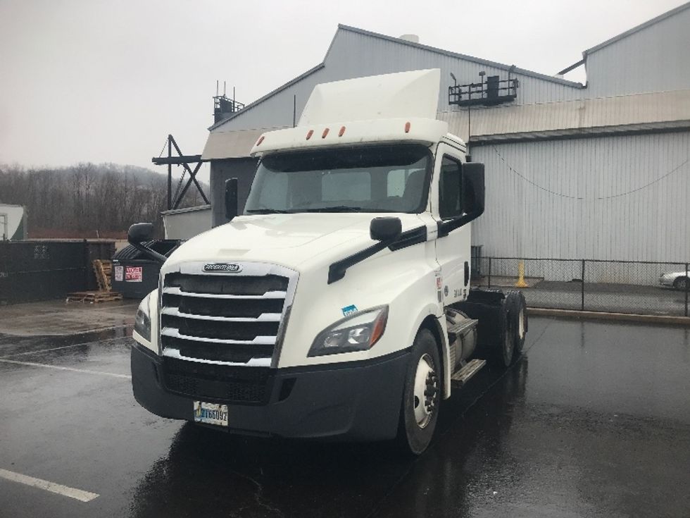 Day Cab Tractor-Heavy Duty Tractors-Freightliner-2019-T12664ST-Pittsburgh-PA-414,356\n\t\tmiles-$ 51,000 - Image 3