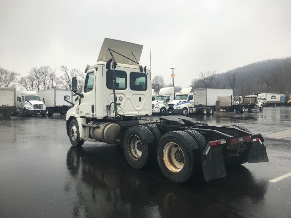 Day Cab Tractor-Heavy Duty Tractors-Freightliner-2019-T12664ST-Pittsburgh-PA-414,356\n\t\tmiles-$ 51,000 - Image 5