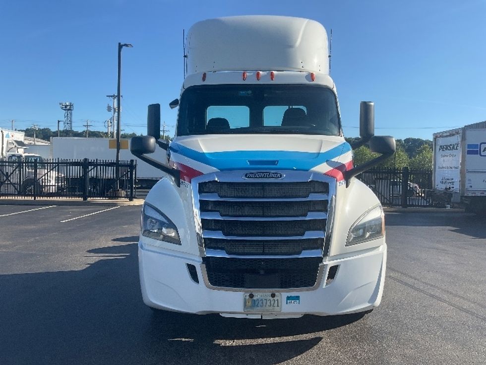 Day Cab Tractor-Heavy Duty Tractors-Freightliner-2019-T12664ST-Pittsburgh-PA-430,330\n\t\tmiles-$ 43,750 - Image 2