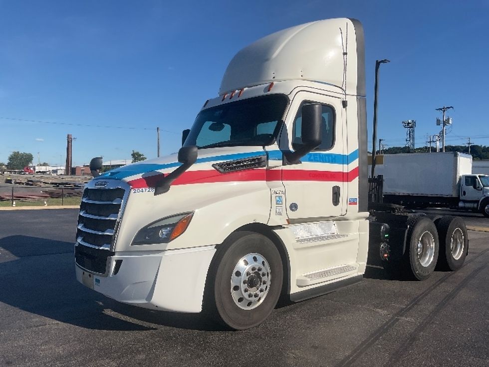 Day Cab Tractor-Heavy Duty Tractors-Freightliner-2019-T12664ST-Pittsburgh-PA-430,330\n\t\tmiles-$ 43,750 - Image 3
