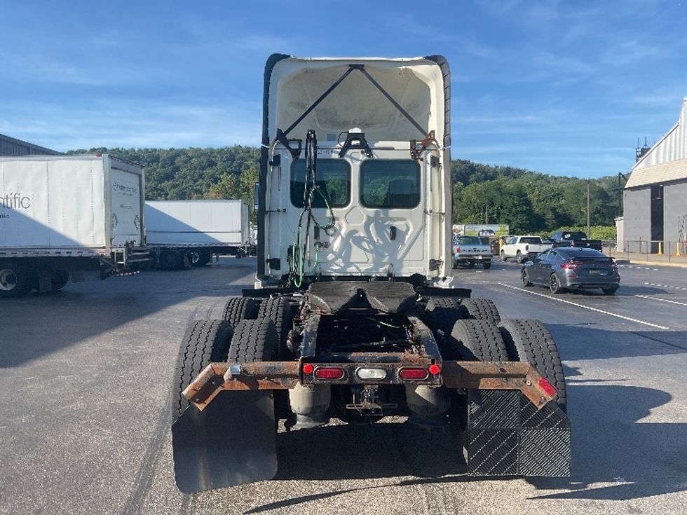 Day Cab Tractor-Heavy Duty Tractors-Freightliner-2019-T12664ST-Pittsburgh-PA-430,330\n\t\tmiles-$ 43,750 - Image 6