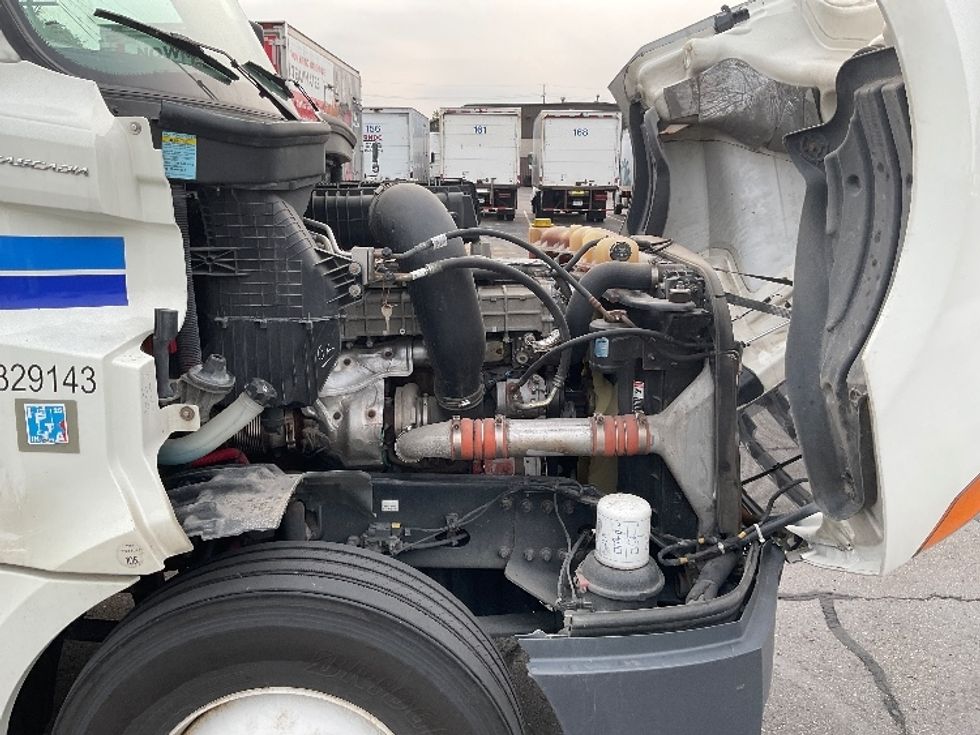 Day Cab Tractor-Heavy Duty Tractors-Freightliner-2019-T12664ST-Plymouth-MI-599,937\n\t\tmiles-$ 30,500 - Image 15