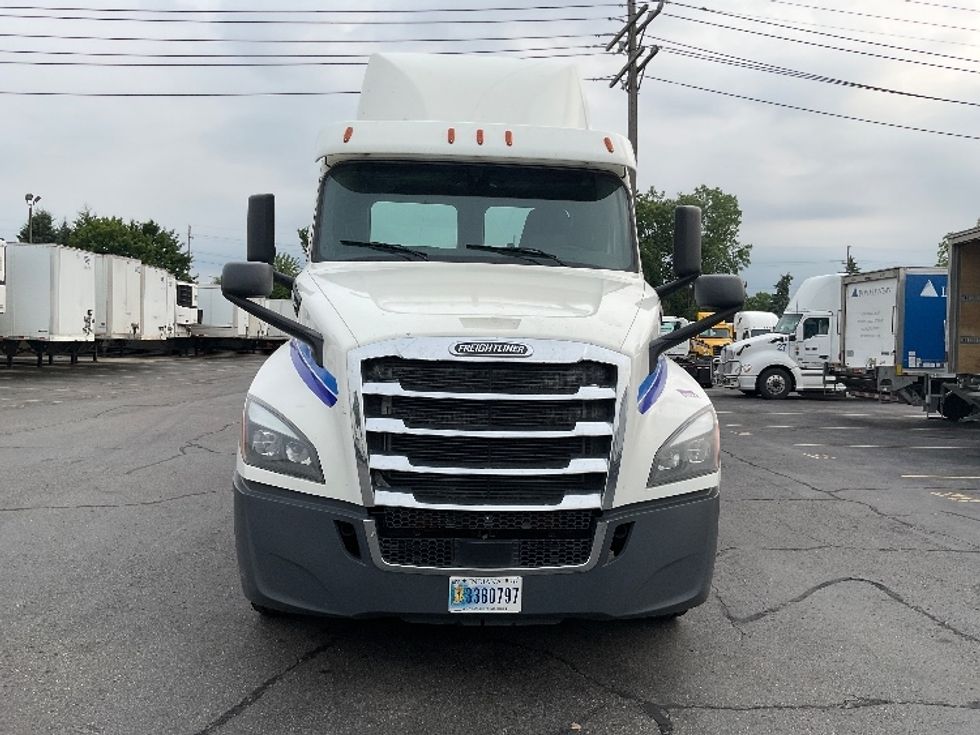 Day Cab Tractor-Heavy Duty Tractors-Freightliner-2019-T12664ST-Plymouth-MI-599,937\n\t\tmiles-$ 30,500 - Image 2