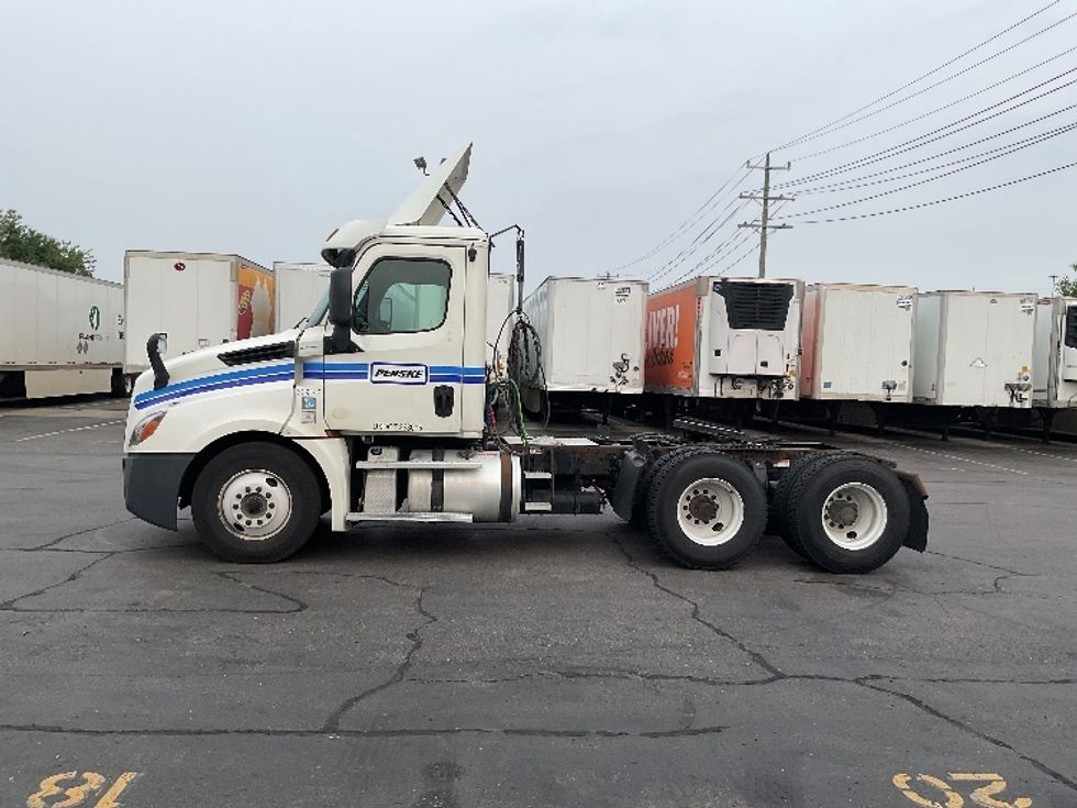 Day Cab Tractor-Heavy Duty Tractors-Freightliner-2019-T12664ST-Plymouth-MI-599,937\n\t\tmiles-$ 30,500 - Image 4