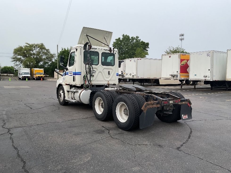 Day Cab Tractor-Heavy Duty Tractors-Freightliner-2019-T12664ST-Plymouth-MI-599,937\n\t\tmiles-$ 30,500 - Image 5