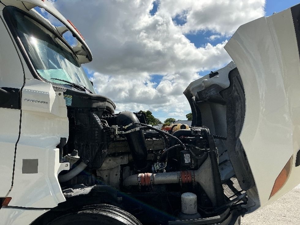 Day Cab Tractor-Heavy Duty Tractors-Freightliner-2019-T12664ST-Pompano Beach-FL-252,810\n\t\tmiles-$ 50,500 - Image 15