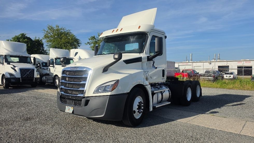 Day Cab Tractor-Heavy Duty Tractors-Freightliner-2019-T12664ST-Pompano Beach-FL-258,552\n\t\tmiles-$ 50,250 - Image 3
