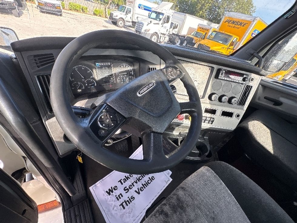 Day Cab Tractor-Heavy Duty Tractors-Freightliner-2019-T12664ST-Pompano Beach-FL-265,257\n\t\tmiles-$ 48,250 - Image 10