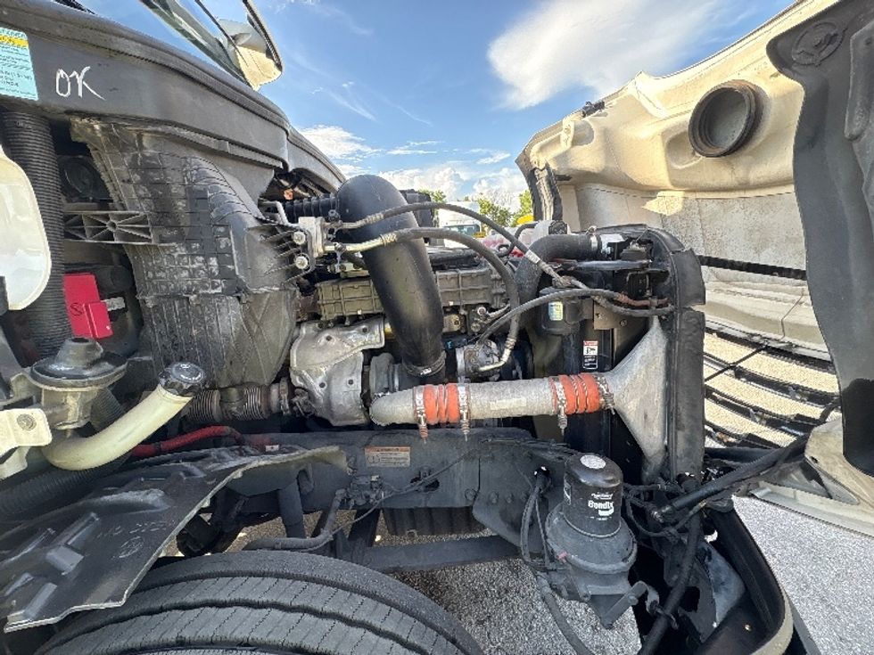 Day Cab Tractor-Heavy Duty Tractors-Freightliner-2019-T12664ST-Pompano Beach-FL-265,257\n\t\tmiles-$ 48,250 - Image 15