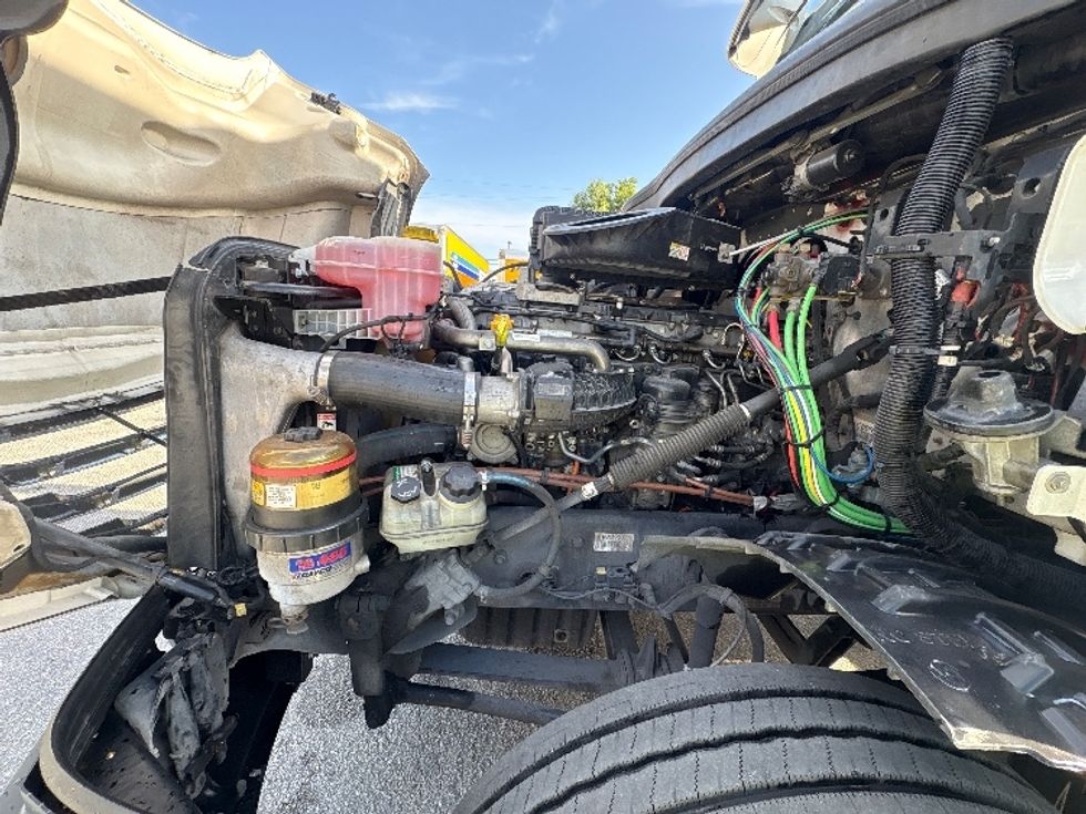 Day Cab Tractor-Heavy Duty Tractors-Freightliner-2019-T12664ST-Pompano Beach-FL-265,257\n\t\tmiles-$ 48,250 - Image 16