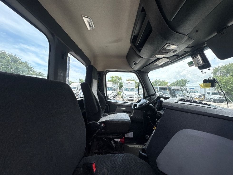 Day Cab Tractor-Heavy Duty Tractors-Freightliner-2019-T12664ST-Pompano Beach-FL-274,148\n\t\tmiles-$ 48,500 - Image 14