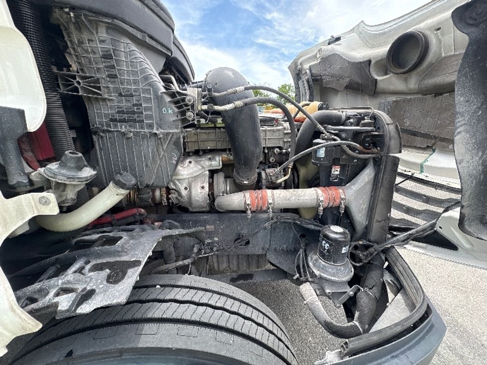 Day Cab Tractor-Heavy Duty Tractors-Freightliner-2019-T12664ST-Pompano Beach-FL-274,148\n\t\tmiles-$ 48,500 - Image 15