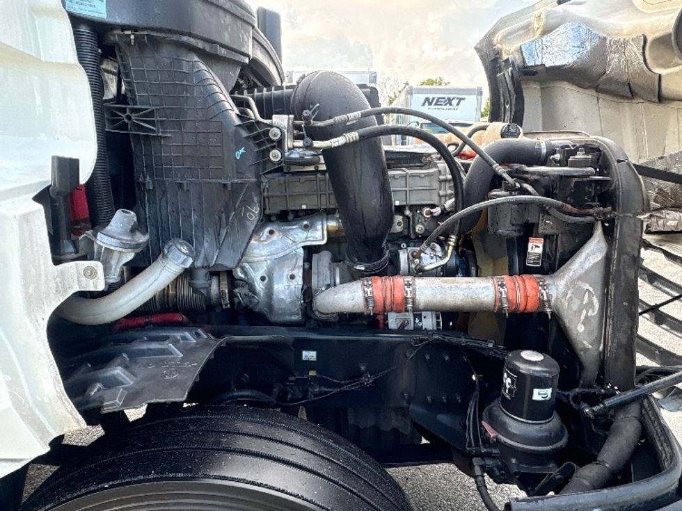 Day Cab Tractor-Heavy Duty Tractors-Freightliner-2019-T12664ST-Pompano Beach-FL-281,189\n\t\tmiles-$ 52,000 - Image 15