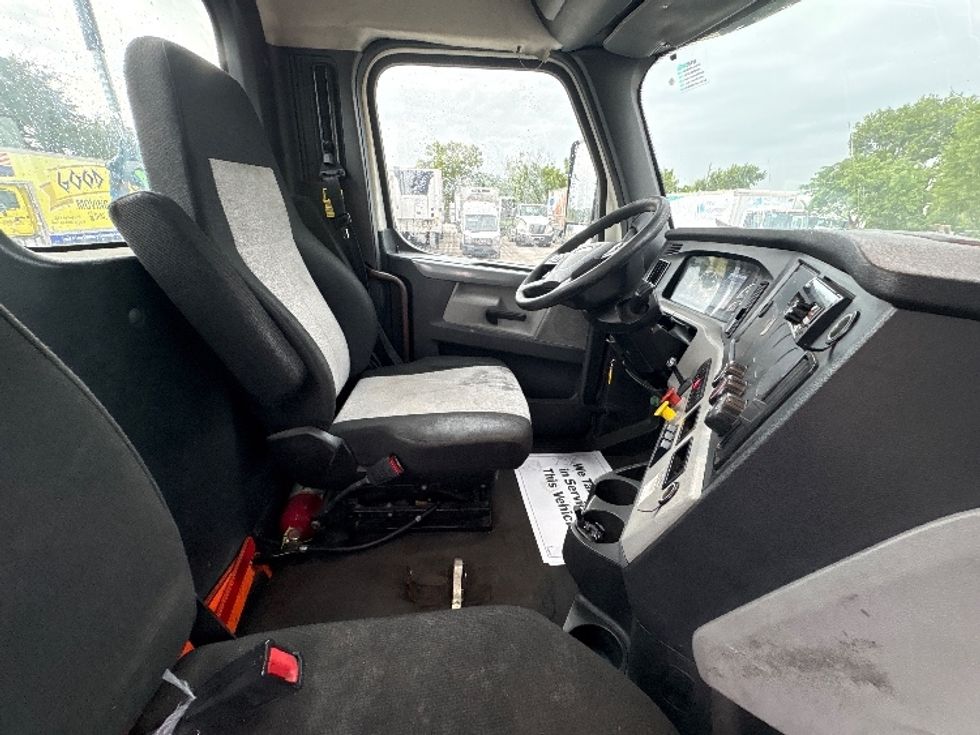 Day Cab Tractor-Heavy Duty Tractors-Freightliner-2019-T12664ST-Pompano Beach-FL-297,915\n\t\tmiles-$ 48,250 - Image 14