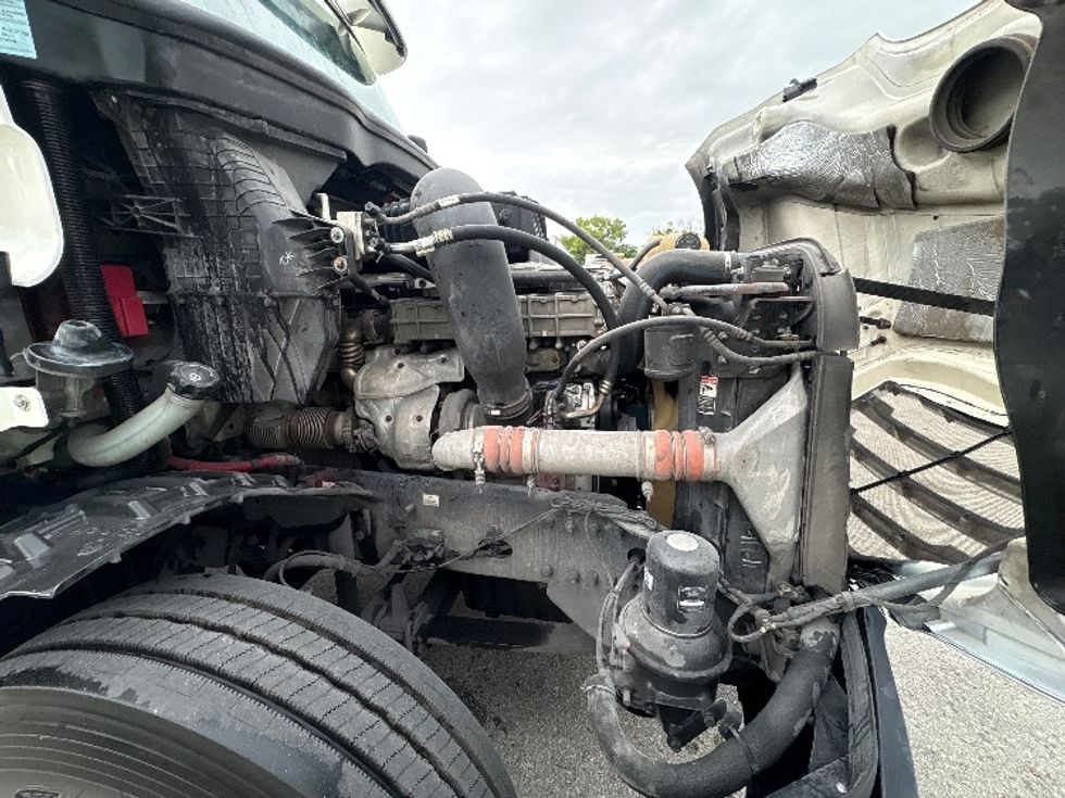 Day Cab Tractor-Heavy Duty Tractors-Freightliner-2019-T12664ST-Pompano Beach-FL-297,915\n\t\tmiles-$ 48,250 - Image 15