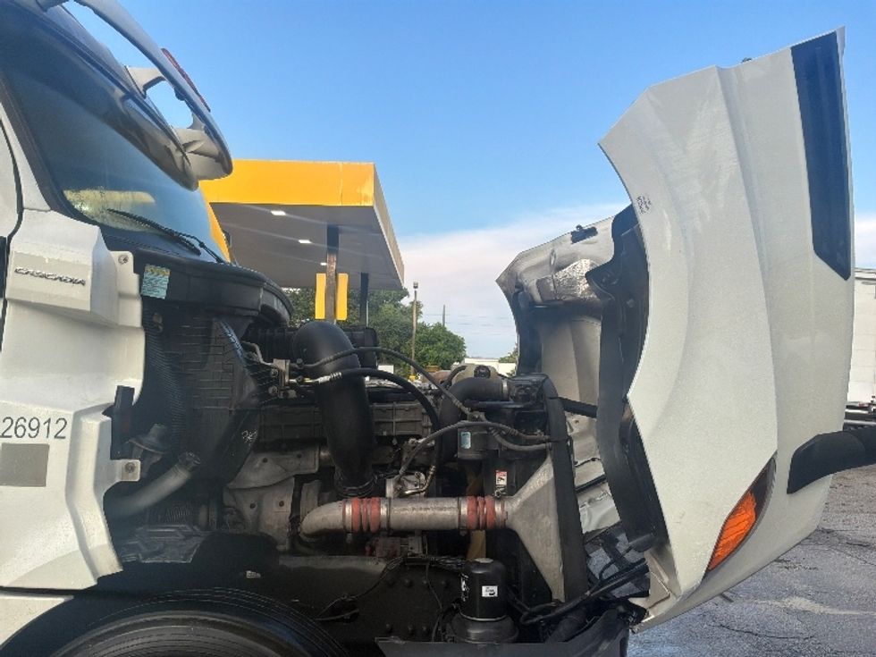 Day Cab Tractor-Heavy Duty Tractors-Freightliner-2019-T12664ST-Pompano Beach-FL-313,880\n\t\tmiles-$ 47,250 - Image 15