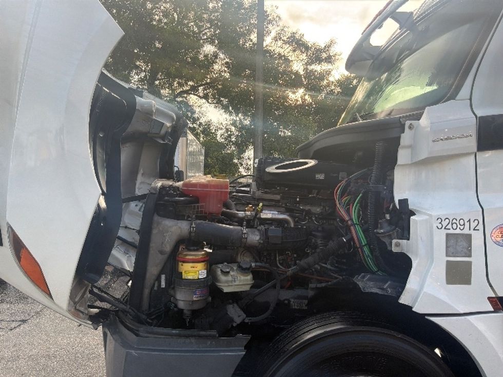 Day Cab Tractor-Heavy Duty Tractors-Freightliner-2019-T12664ST-Pompano Beach-FL-313,880\n\t\tmiles-$ 47,250 - Image 16