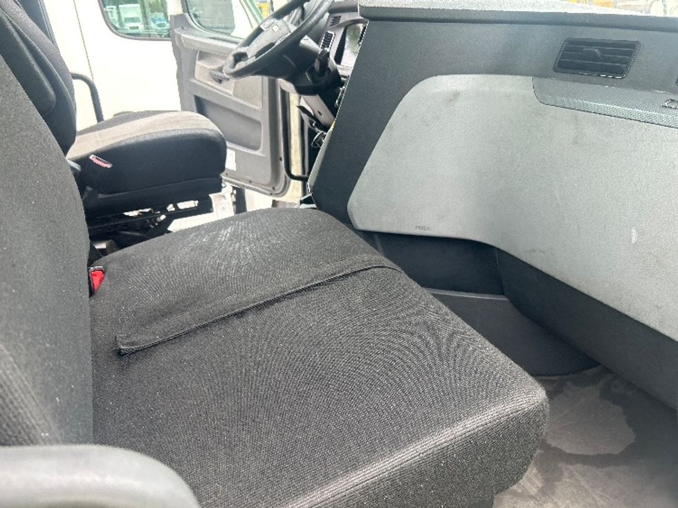 Day Cab Tractor-Heavy Duty Tractors-Freightliner-2019-T12664ST-Pompano Beach-FL-332,873\n\t\tmiles-$ 45,750 - Image 12