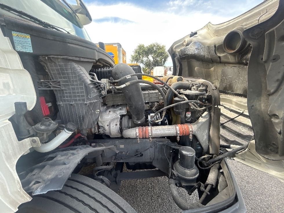 Day Cab Tractor-Heavy Duty Tractors-Freightliner-2019-T12664ST-Pompano Beach-FL-332,873\n\t\tmiles-$ 45,750 - Image 13