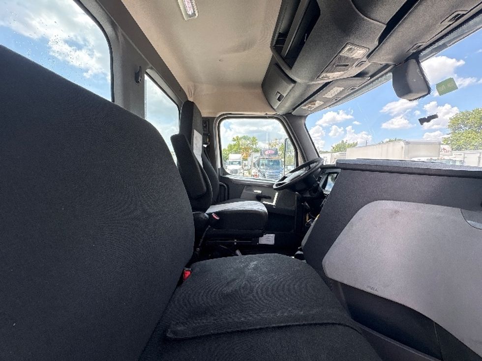 Day Cab Tractor-Heavy Duty Tractors-Freightliner-2019-T12664ST-Pompano Beach-FL-337,780\n\t\tmiles-$ 43,500 - Image 14