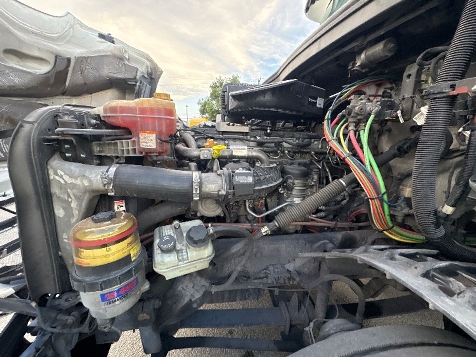 Day Cab Tractor-Heavy Duty Tractors-Freightliner-2019-T12664ST-Pompano Beach-FL-368,879\n\t\tmiles-$ 42,500 - Image 16