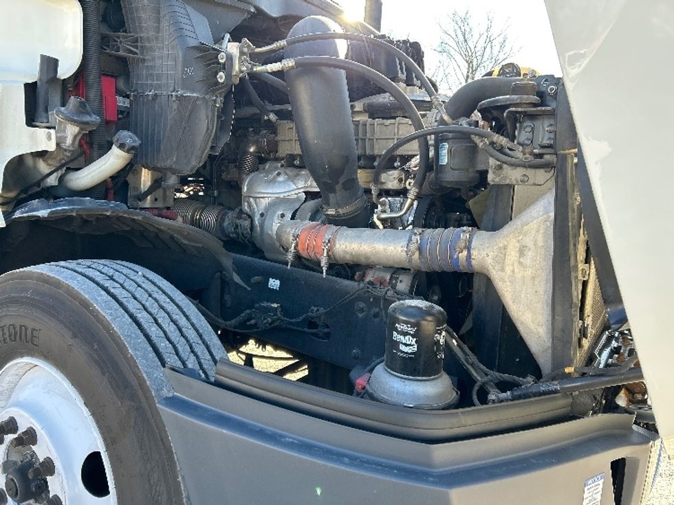 Day Cab Tractor-Heavy Duty Tractors-Freightliner-2019-T12664ST-Poplar Bluff-MO-529,960\n\t\tmiles-$ 38,750 - Image 15