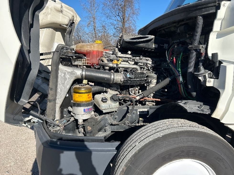 Day Cab Tractor-Heavy Duty Tractors-Freightliner-2019-T12664ST-Poplar Bluff-MO-529,960\n\t\tmiles-$ 38,750 - Image 16