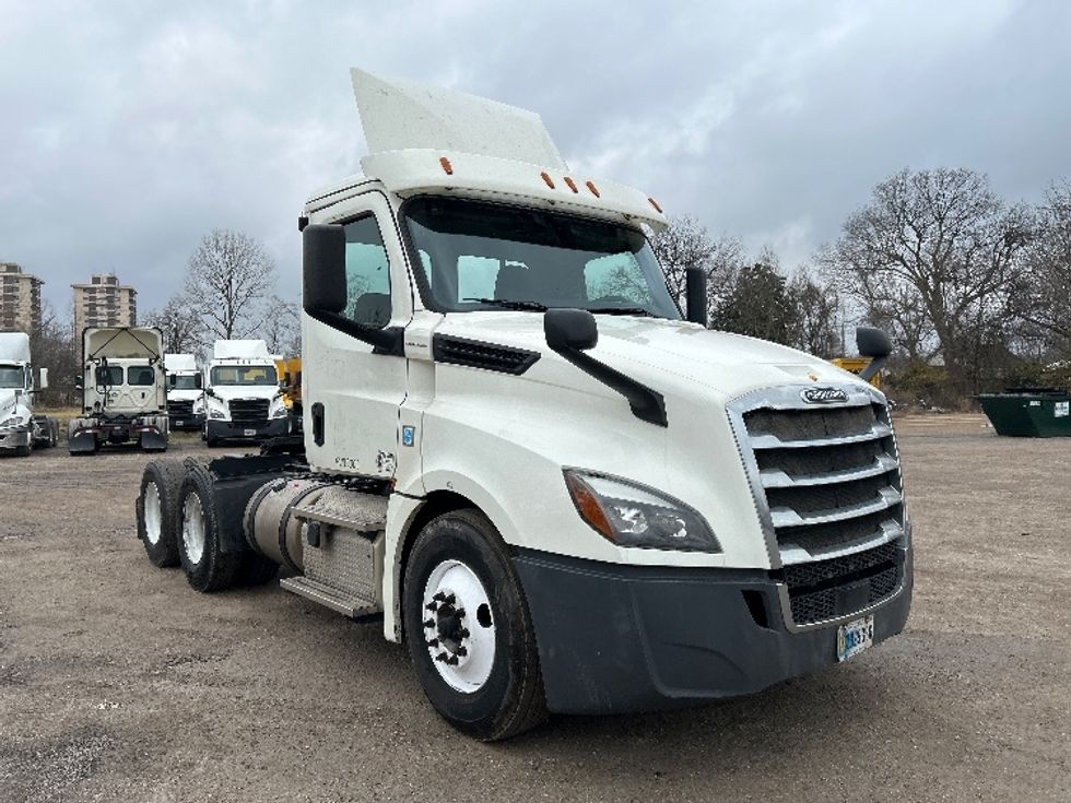 Day Cab Tractor-Heavy Duty Tractors-Freightliner-2019-T12664ST-Poplar Bluff-MO-531,657\n\t\tmiles-$ 37,750 - Image 1