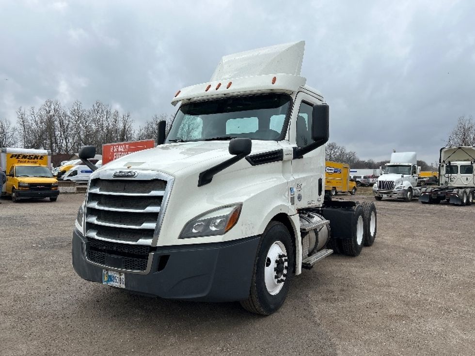 Day Cab Tractor-Heavy Duty Tractors-Freightliner-2019-T12664ST-Poplar Bluff-MO-531,657\n\t\tmiles-$ 37,750 - Image 3