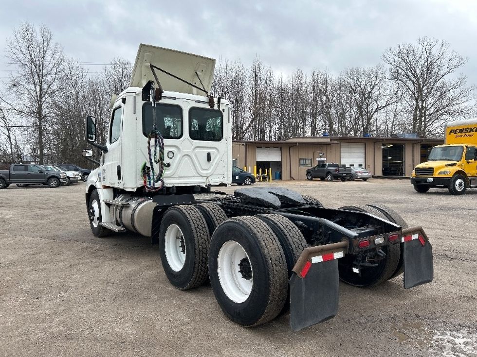 Day Cab Tractor-Heavy Duty Tractors-Freightliner-2019-T12664ST-Poplar Bluff-MO-531,657\n\t\tmiles-$ 37,750 - Image 5