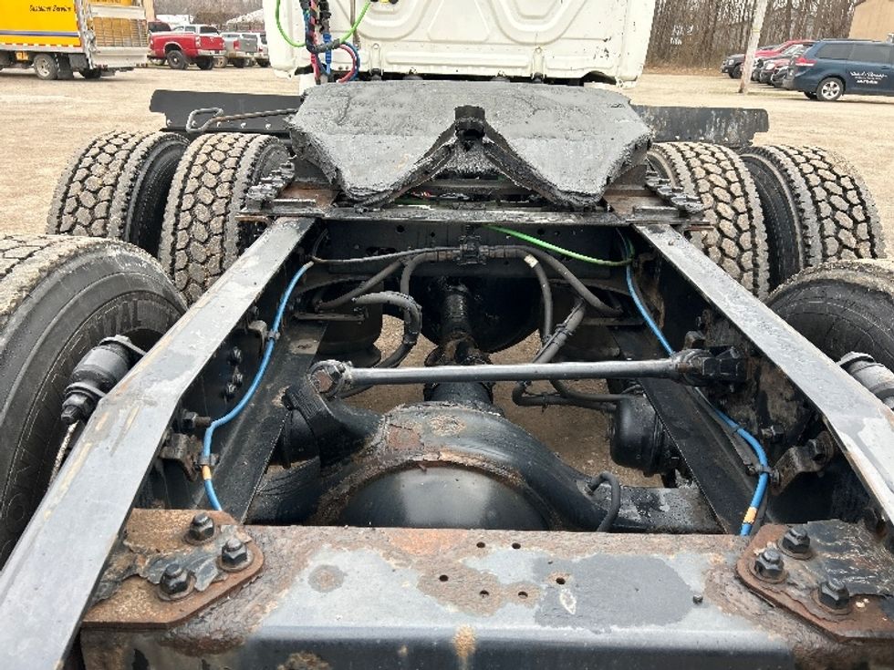 Day Cab Tractor-Heavy Duty Tractors-Freightliner-2019-T12664ST-Poplar Bluff-MO-531,657\n\t\tmiles-$ 37,750 - Image 6