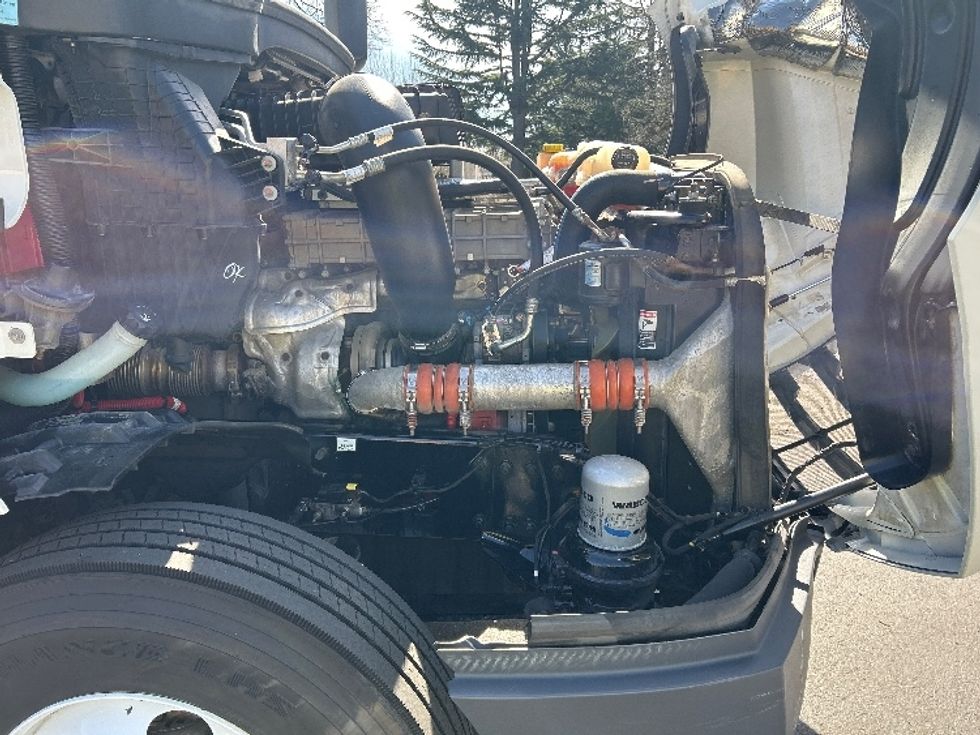 Day Cab Tractor-Heavy Duty Tractors-Freightliner-2019-T12664ST-Portland-OR-311,940\n\t\tmiles-$ 54,750 - Image 15