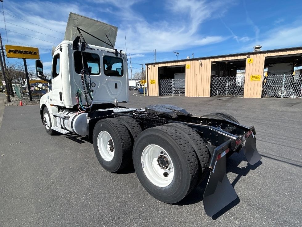 Day Cab Tractor-Heavy Duty Tractors-Freightliner-2019-T12664ST-Portland-OR-311,940\n\t\tmiles-$ 54,750 - Image 5