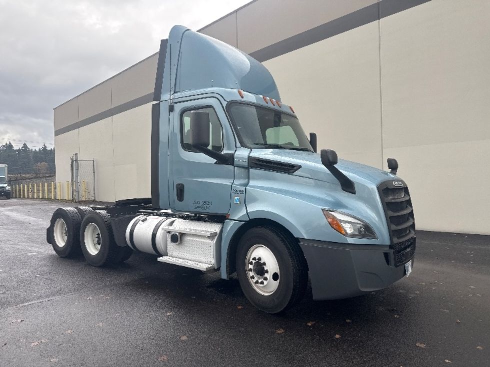 Day Cab Tractor-Heavy Duty Tractors-Freightliner-2019-T12664ST-Portland-OR-397,310\n\t\tmiles-$ 44,250 - Image 1