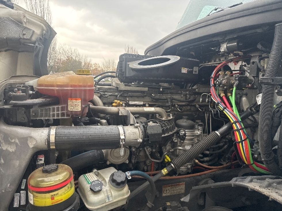 Day Cab Tractor-Heavy Duty Tractors-Freightliner-2019-T12664ST-Portland-OR-397,310\n\t\tmiles-$ 44,250 - Image 16