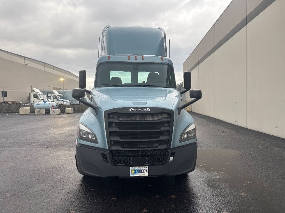 Day Cab Tractor-Heavy Duty Tractors-Freightliner-2019-T12664ST-Portland-OR-397,310\n\t\tmiles-$ 44,250 - Image 2