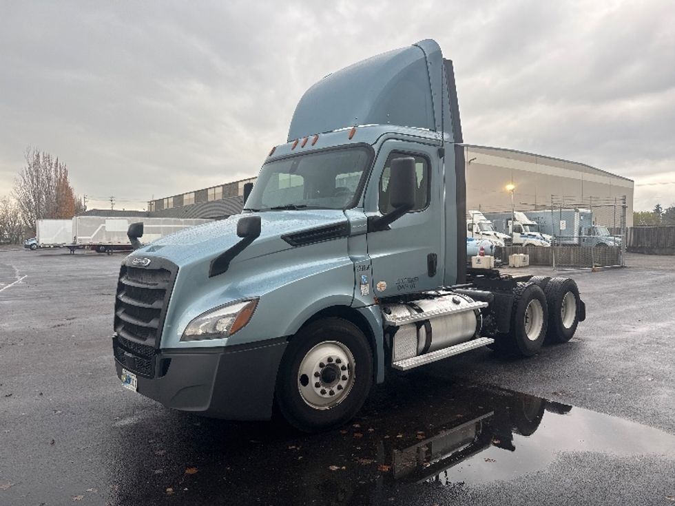 Day Cab Tractor-Heavy Duty Tractors-Freightliner-2019-T12664ST-Portland-OR-397,310\n\t\tmiles-$ 44,250 - Image 3