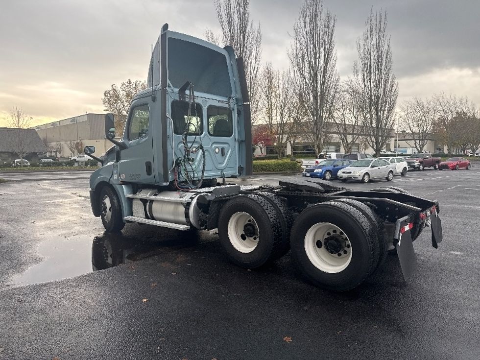 Day Cab Tractor-Heavy Duty Tractors-Freightliner-2019-T12664ST-Portland-OR-397,310\n\t\tmiles-$ 44,250 - Image 5