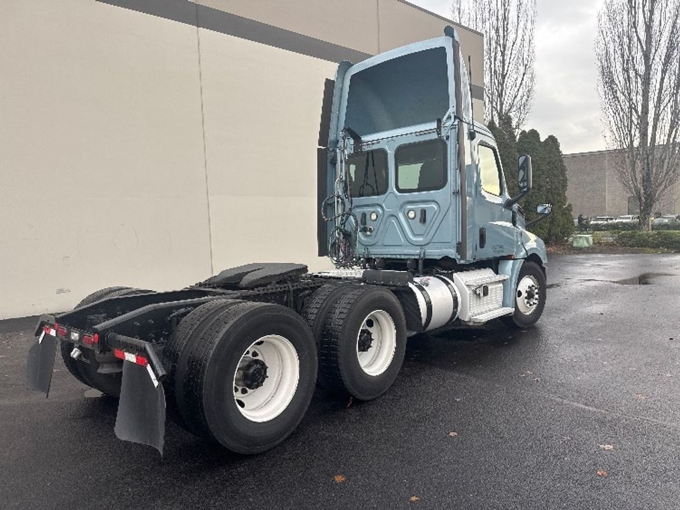 Day Cab Tractor-Heavy Duty Tractors-Freightliner-2019-T12664ST-Portland-OR-397,310\n\t\tmiles-$ 44,250 - Image 7