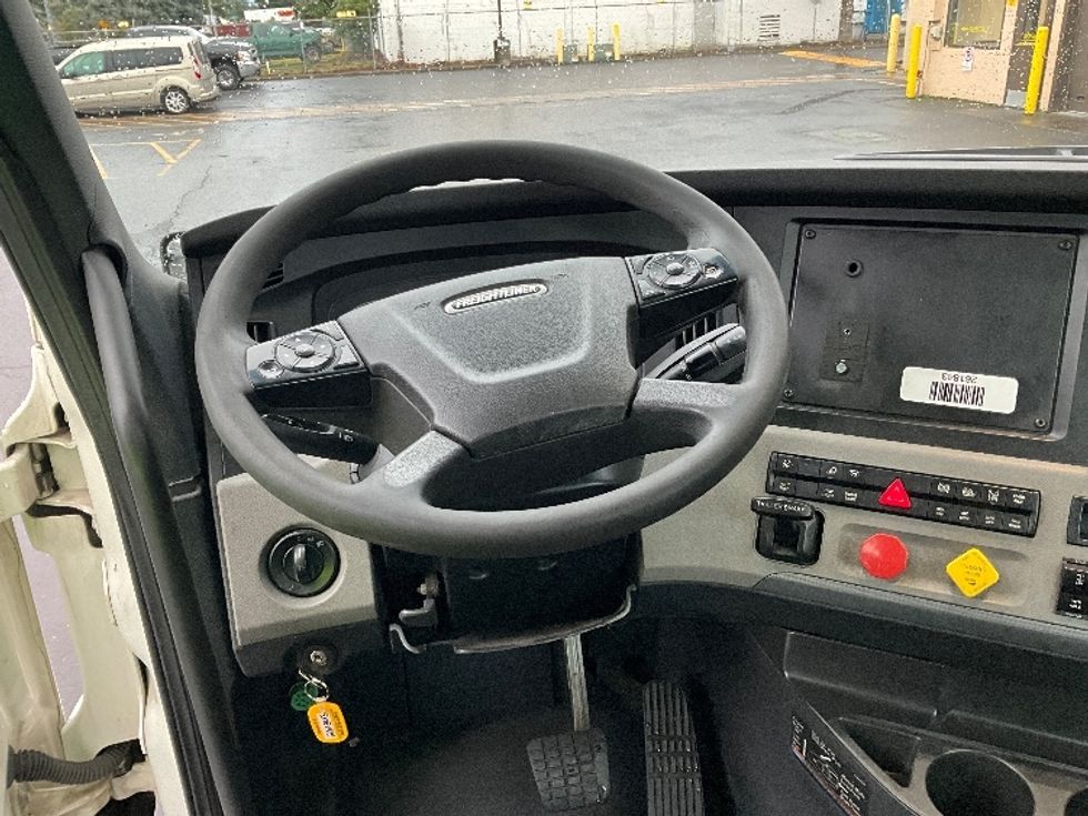 Day Cab Tractor-Heavy Duty Tractors-Freightliner-2019-T12664ST-Portland-OR-410,570\n\t\tmiles-$ 44,500 - Image 11