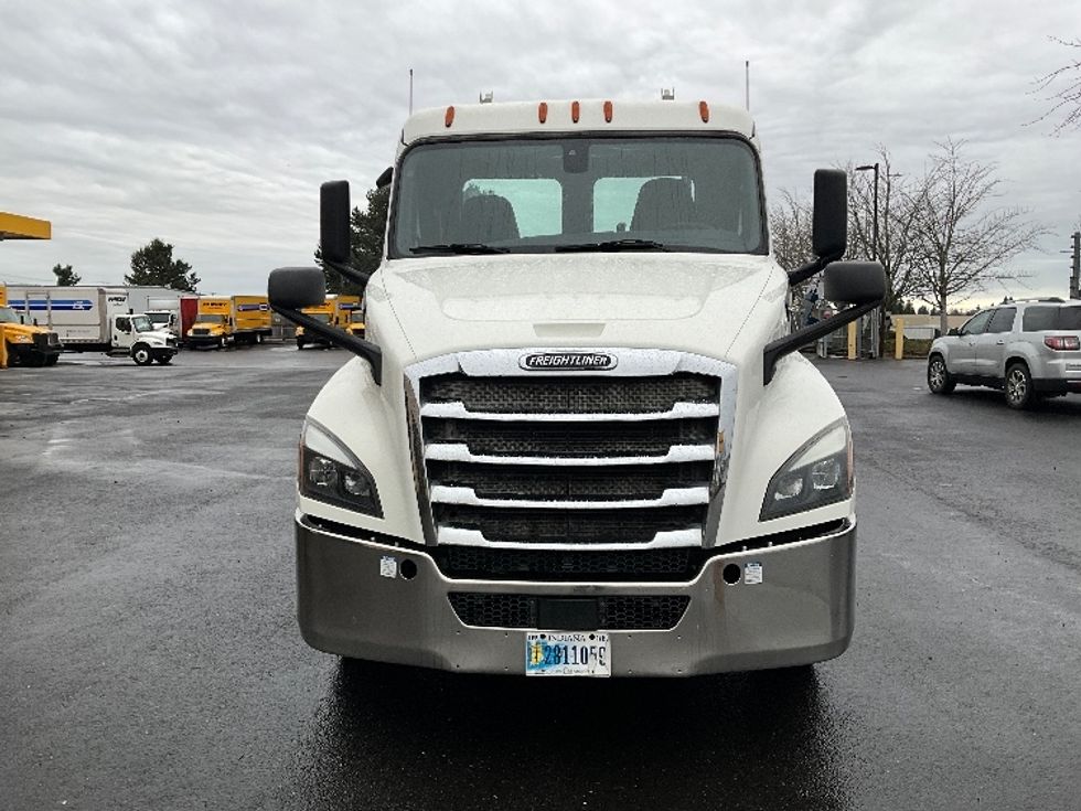 Day Cab Tractor-Heavy Duty Tractors-Freightliner-2019-T12664ST-Portland-OR-410,570\n\t\tmiles-$ 44,500 - Image 2